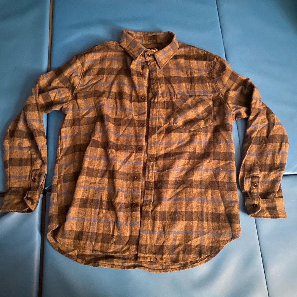Black and Blue Plaid Flannel Shirt - Classic Casual Styler